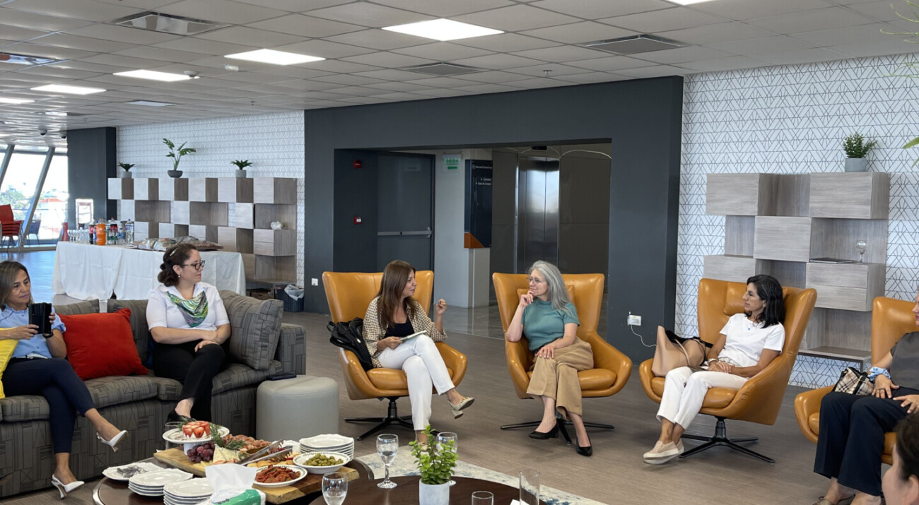 Iguales BookClub - 1